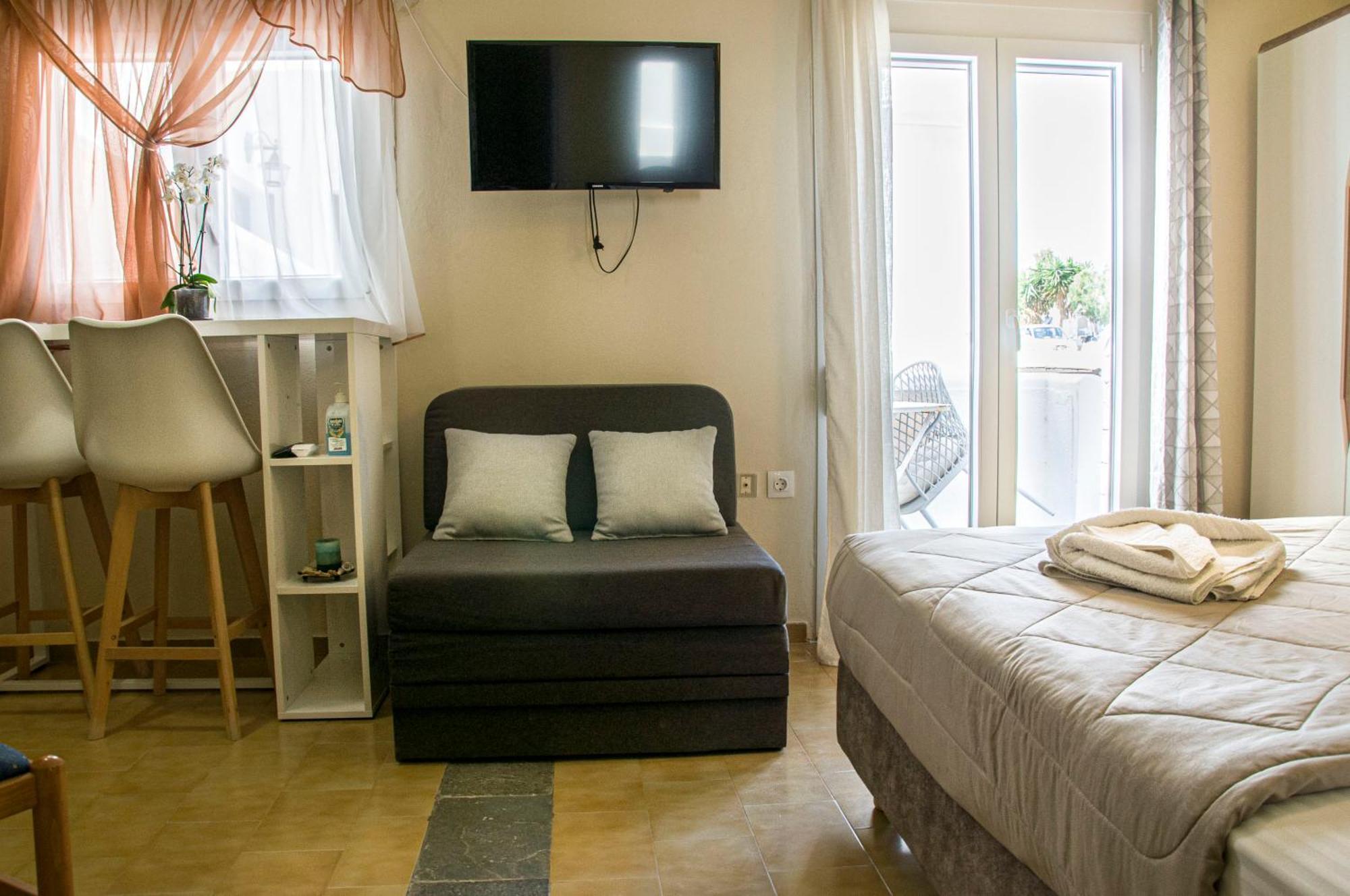 Aparthotel Christina Adamantas (Milos)