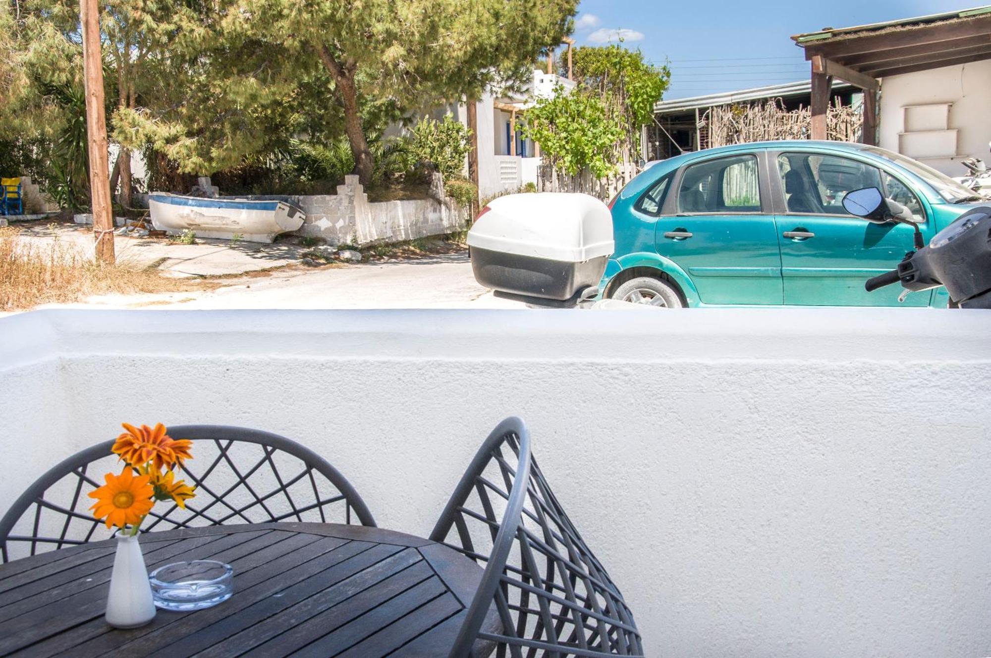 Aparthotel Christina Adamantas (Milos)