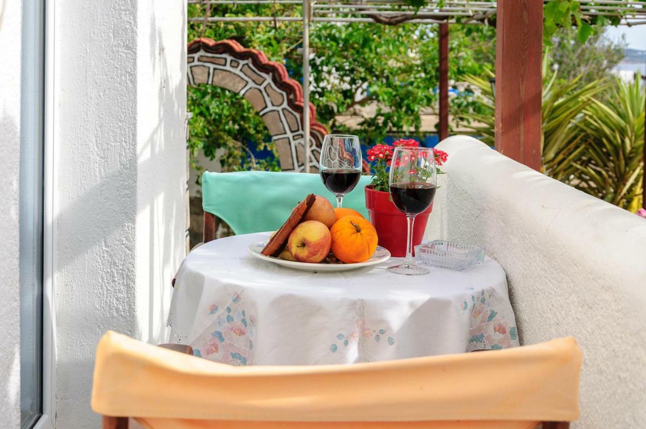 Christina Aparthotel Adamantas (Milos)