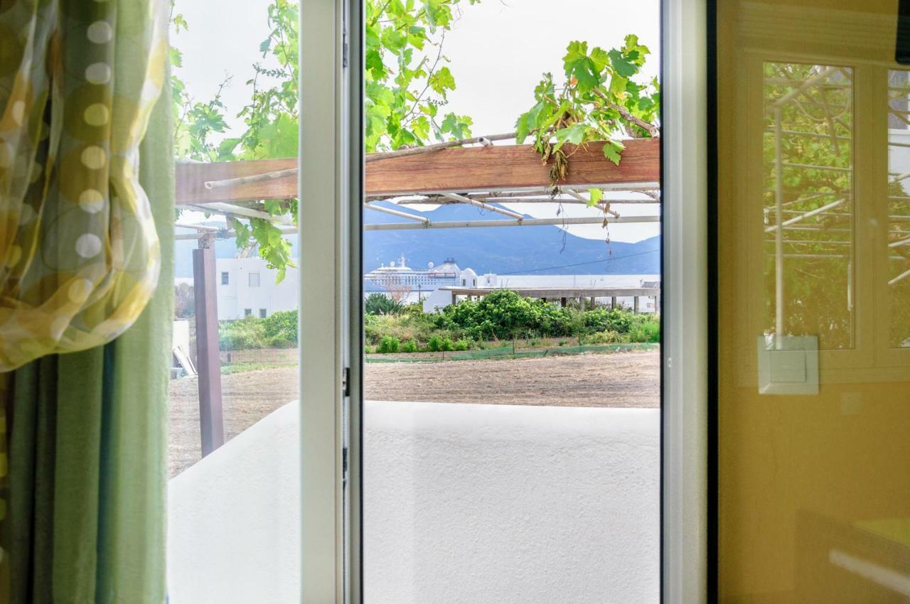 Aparthotel Christina Adamantas (Milos)